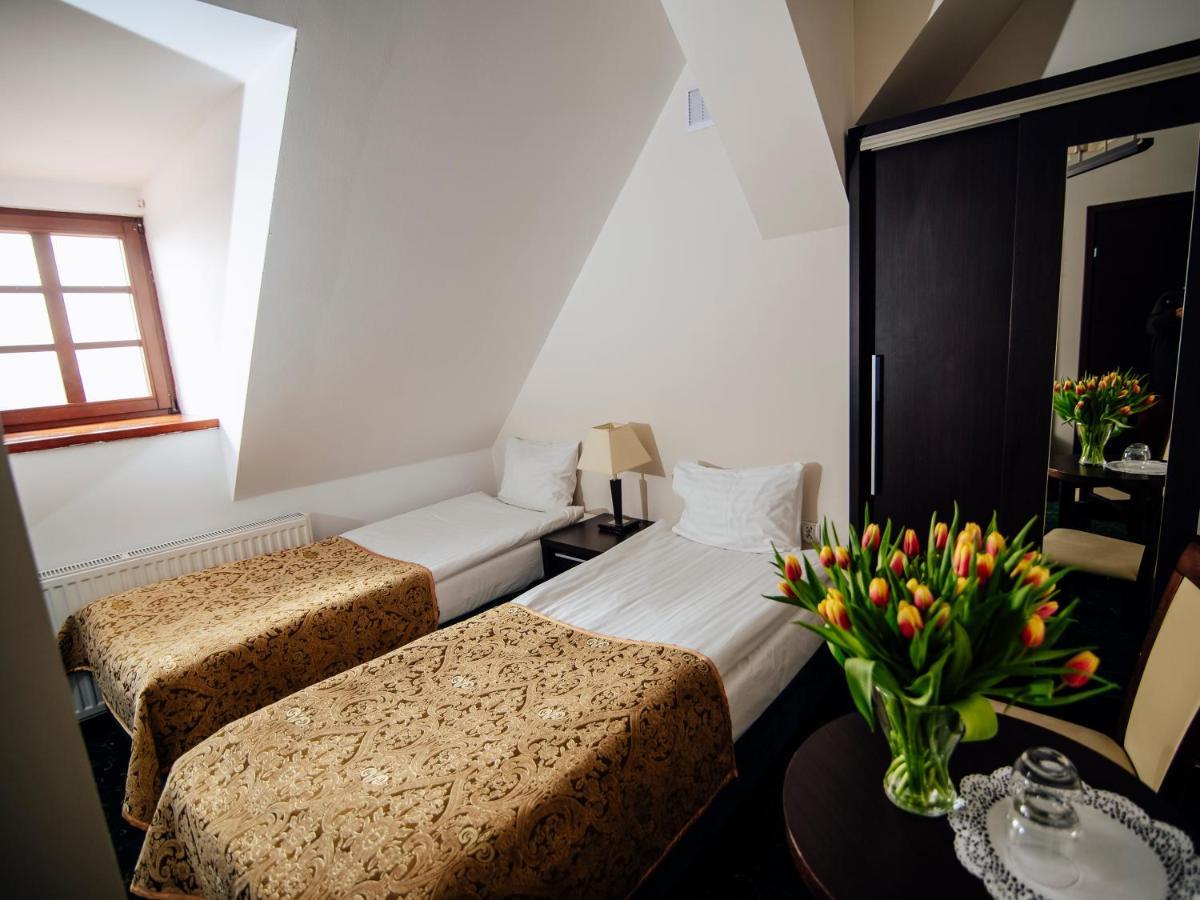 Hotel Zamek 格涅夫 外观 照片